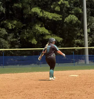 Kenley base running at Tier One Edge Showcase tournament - August 9-10, 2025 in Raleigh, NC